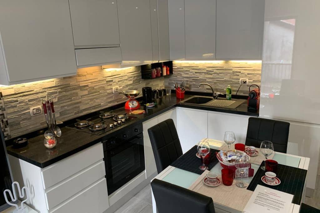 Stefano Rho Apartment Near Rho-Fiera And Milano Eksteriør billede